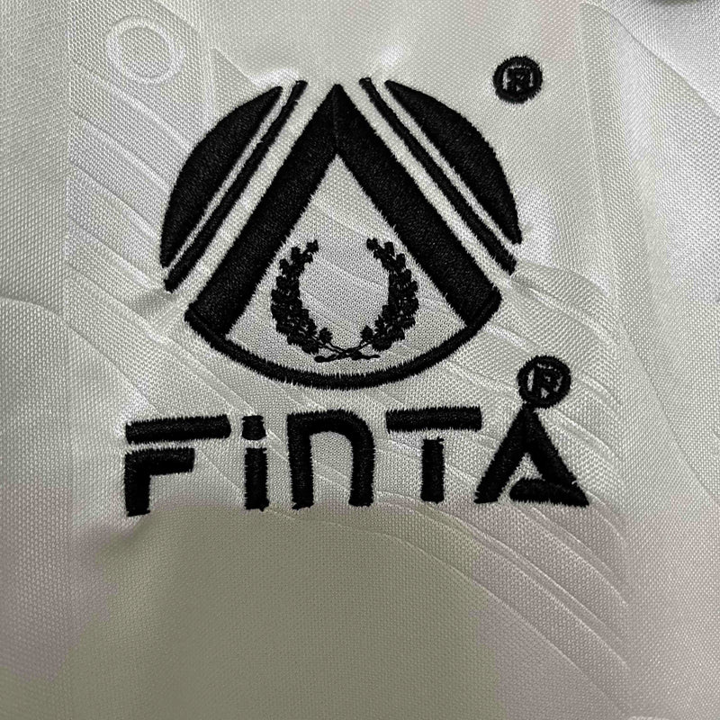 "Camisa Corinthians Home 1994/95 Finta Masculina retrô, preta com detalhes em branco, modelo clássico do clube, ideal para fãs e colecionadores do Timão"
