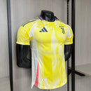 Camisa Juventus Away II 2024/25 Adidas Jogador Masculina amarela, escudo da Juventus no peito, design moderno com tecnologia AEROREADY e corte ajustado ao corpo.