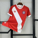 Texto alternativo para imagem:
Camisa Argentinos Juniors Home 2025/26 Umbro Torcedor Masculina vermelha com detalhes brancos, escudo do clube no peito e logo Umbro bordado.

