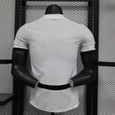 Camisa Egito Away II 2025/26 Puma Jogador Masculina branca, com detalhes em vermelho e preto, tecido leve e respirável Puma DryCell, ideal para treinos, aquecimentos e torcedores que desejam o estilo de jogador”Camisa Egito Away II 2025/26
Camisa Egito Puma Jogador
Camisa seleção Egito masculina
Camisa Egito branca jogador
Camisa Faraós Away 2025/26
Camisa Egito aquecimento Puma
Camisa Egito treino jogador
Uniforme Egito Away 2025