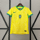 Camisa Brasil Home (1) 2024/25 Torcedor Masculina oficial, cores da seleção brasileira, escudo bordado, tecido leve e respirável