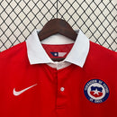 Camisa Chile Home II 2015/16 Nike retrô masculina vermelha com detalhes azuis e brancos, gola polo com botão e tecido leve respirável para torcedores e colecionadores