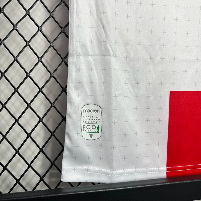 Kit Infantil Geórgia Home I 2024/25 – uniforme infantil com camisa e short, tecido leve e confortável, design clássico da Seleção da Geórgia.