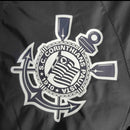 Corta vento Corinthians 2024/25 masculino nas cores preto e cinza com escudo do clube no peito