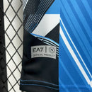 Kit Infantil Napoli Away II 2025/26 EA7 oficial, camisa branca com detalhes em azul e escudo do Napoli em destaque, shorts combinando, uniforme completo para crianças de 3 a 13 anos"