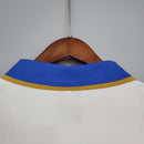 Camisa Itália Away II 1996/97 Nike Retrô masculina, branca, com escudo da seleção italiana no peito e logo Nike, feita em tecido leve e confortável, modelo retrô com caimento solto e tradicional, ideal para colecionadores e fãs de futebol histórico.”