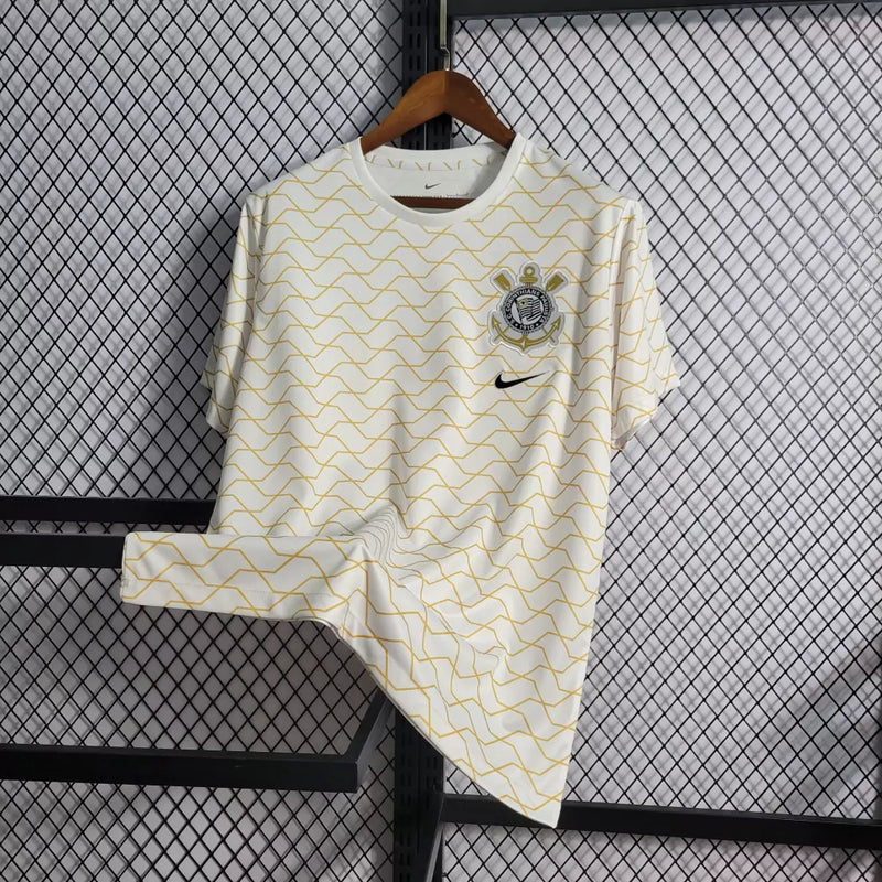 Camisa Corinthians Treino 2022/23 Nike Torcedor Masculina na cor branca, com escudo do Corinthians e logo Nike no peito, modelo oficial com tecnologia Dri-FIT