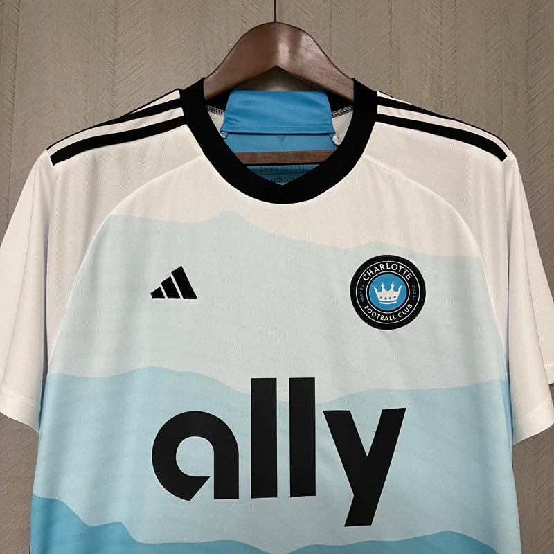 Camisa Charlotte FC Home 2024/25 Masculina para torcedor, verde e branca, modelo oficial do time, perfeita para fãs do Charlotte Football Club."