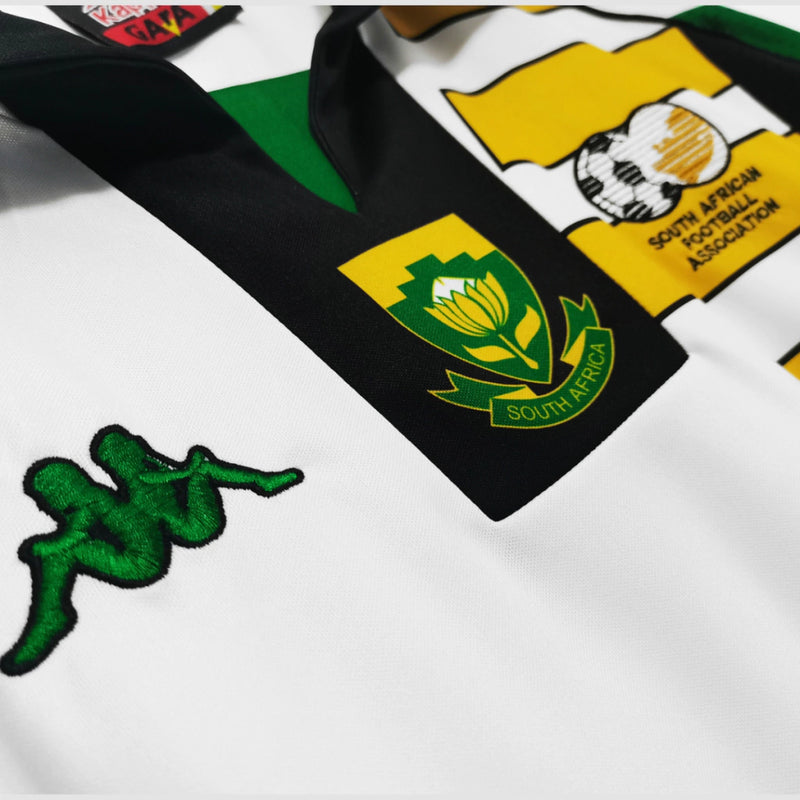 Camisa África do Sul Away II 1998/99 Kappa Retrô Masculina branca, design clássico dos anos 90, retrô e colecionável, perfeita para torcedores e apaixonados por futebol vintagecamisa África do Sul retrô branca
camisa África do Sul 1998/99 away
camisa Kappa África do Sul retrô
camisa seleção África do Sul antiga
camisa África do Sul colecionador
camisa África do Sul vintage
camisa retrô futebol África do Sul
camisa branca África do Sul 98/99
camisa histórica África do Sul
camiseta retrô Kappa África do Sul
c