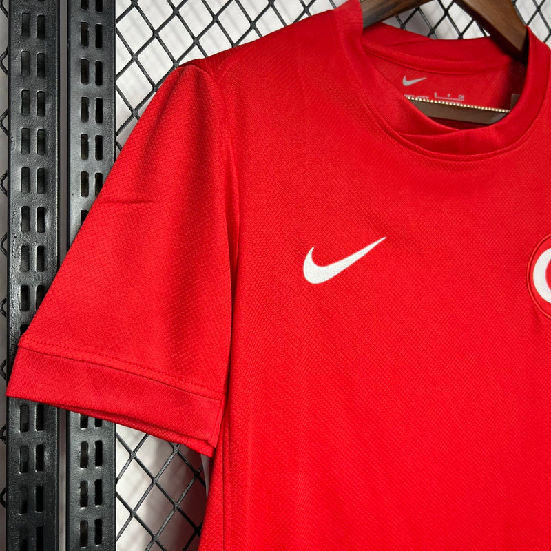 Camisa Turquia Away II 2024/25 Nike masculina vermelha com detalhes brancos, gola careca e tecido leve respirável para torcedores"