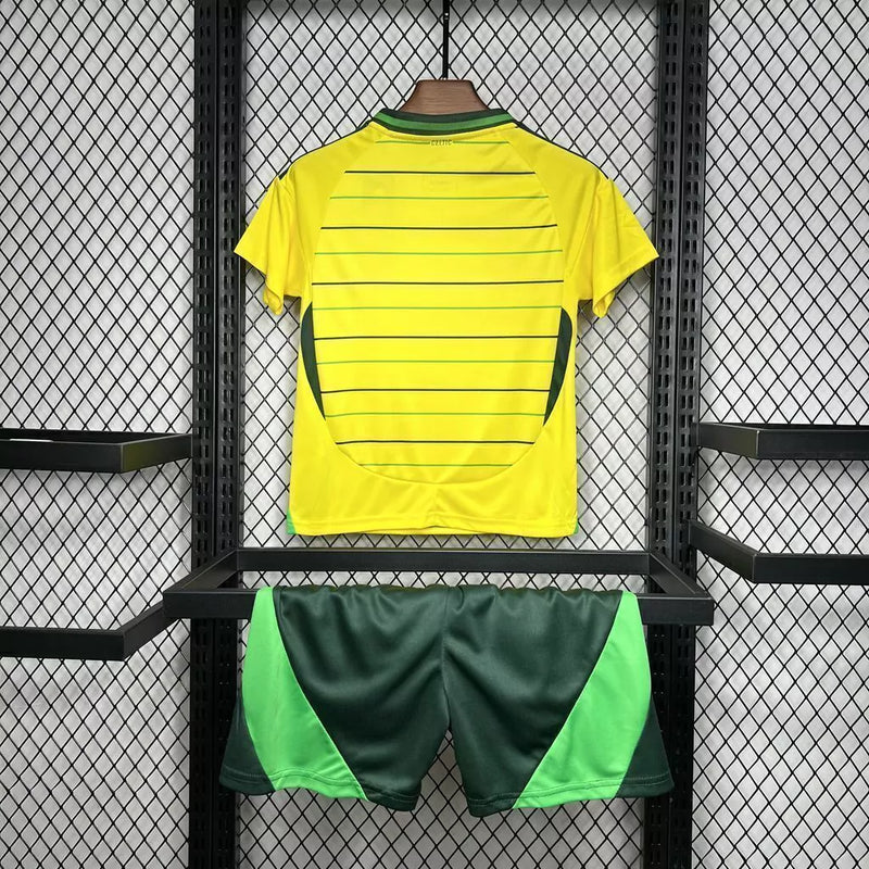 Kit Infantil Celtic Away II 2024/25 Adidas com camisa e short, tecido leve e respirável, ideal para pequenos torcedores dos Hoops com estilo e conforto."