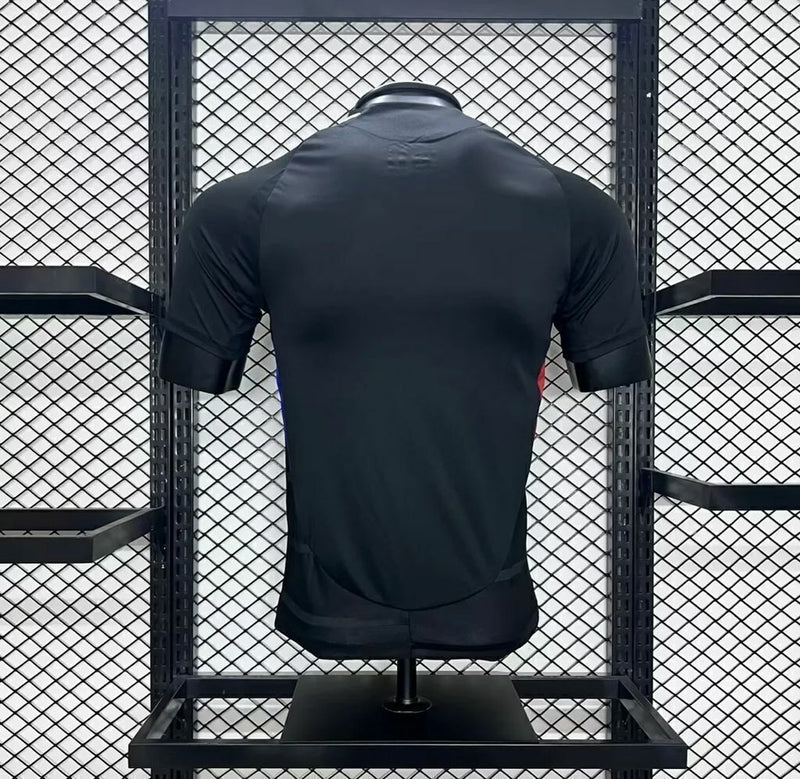 Camisa Olympique de Lyon Away II 2024/25 Adidas versão jogador masculina, na cor azul marinho, com escudo do clube em termotransferência no peito esquerdo, logo Adidas no lado direito, design atlético com tecnologia HEAT.RDY e corte ajustado ao corpo.