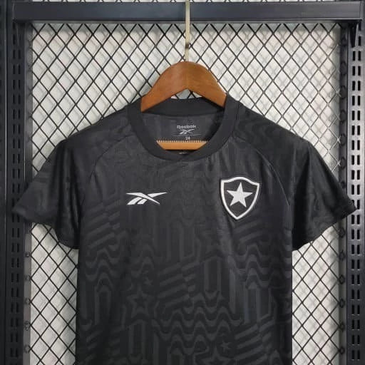 Kit Infantil Botafogo Away (2) 2023/24 Reebok – uniforme oficial completo com camisa, shorts e meião, tecido leve e confortável, ideal para pequenos torcedores alvinegros."