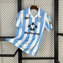 Camisa Racing Home I 1997/98 Topper Retrô Masculina na cor azul, uniforme histórico do Racing Club da Argentina, modelo masculino retrô temporada 1997/98, confortável e respirável para torcedores e colecionadores.