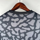 Camisa PSG Third III 2023/24 Jordan Torcedor Masculina Cinza, design moderno e elegante, parceria Jordan x PSG com tecido leve e confortável