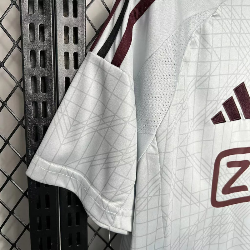 Camisa Ajax Third (3) 2024/25 Adidas Torcedor Masculina original, cor alternativa com escudo bordado e tecnologia AEROREADY – produto oficial licenciado.
