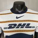 Camisa Pumas UNAM Home I 2024/25 Nike Jogador Masculina Branca, versão jogador, uniforme oficial de jogo, escudo gigante no peito, tecnologia Dri-FIT ADV"