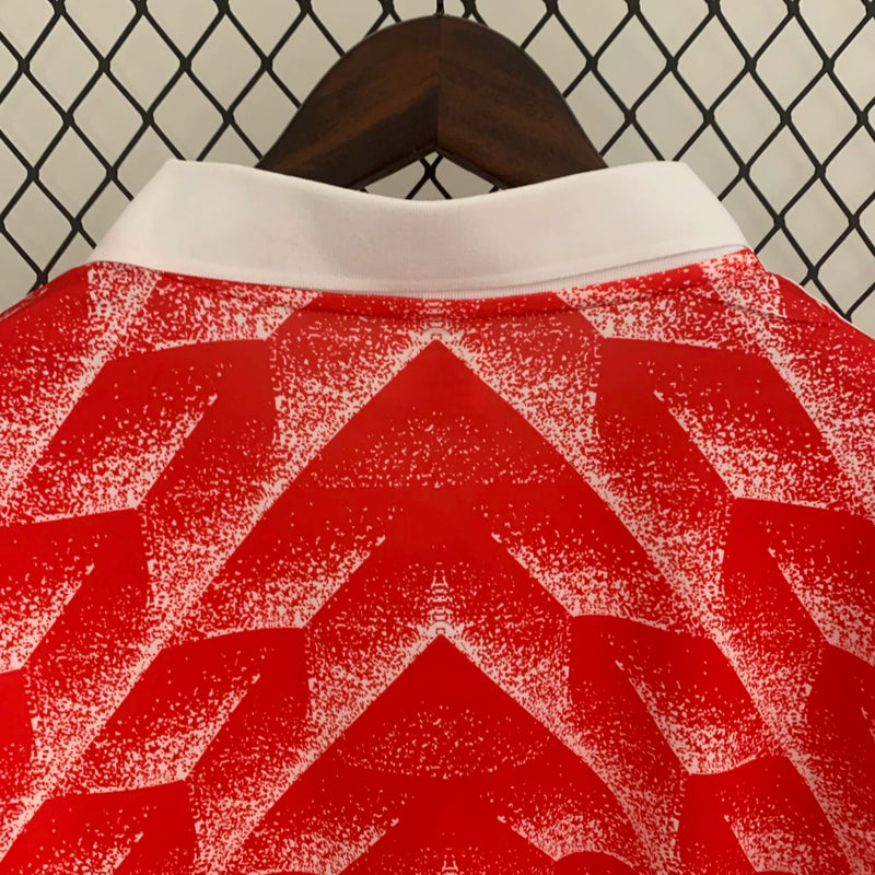 Camisa União Soviética Home I 1987/88 Adidas retrô masculina vermelha com detalhes dourados, gola careca e tecido leve respirável para torcedores e colecionadores"