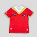 "Camisa Argentinos Juniors Third III 2024/25 Umbro Torcedor Masculina vermelha com detalhes em branco, escudo estampado do clube argentino e tecido leve e respirável para torcedores."