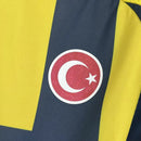 Camisa Fenerbahçe Home I 2007/08 Adidas retrô masculina em amarelo e azul, com escudo bordado e design clássico, tecido leve e respirável, ideal para torcer ou colecionar com estilo."