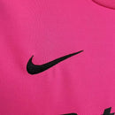 Camisa e shorts Sporting CP Outubro Rosa 2024/25 Nike kit infantil rosa para torcedores mirins