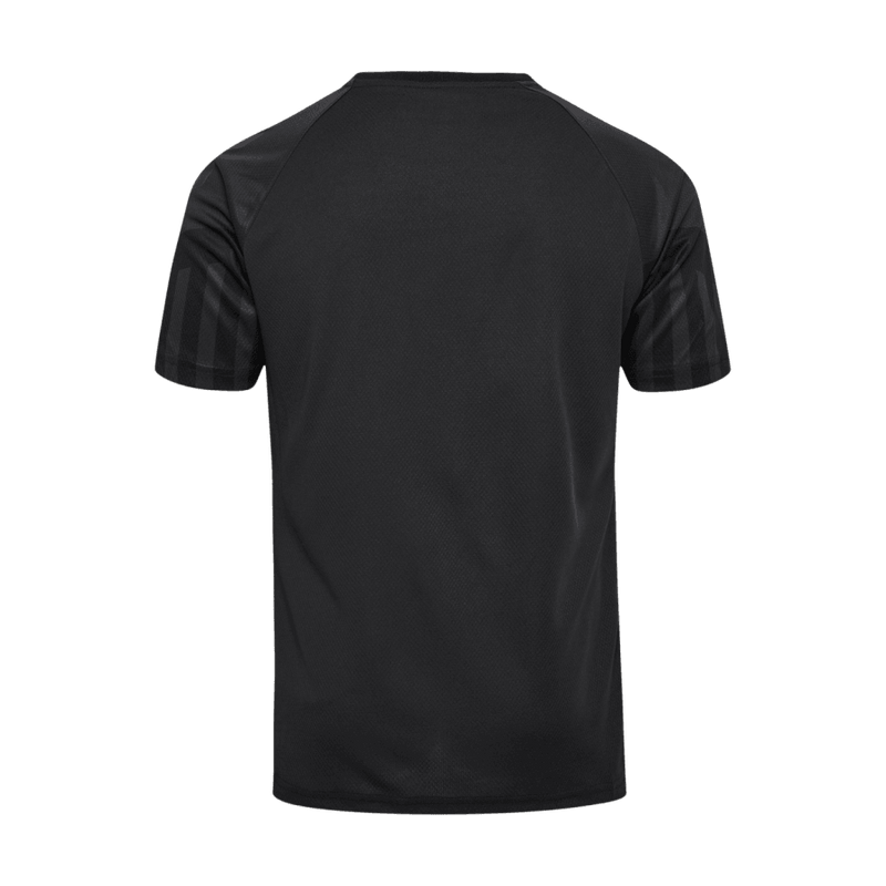 “Camisa Dinamarca Third III 2022/23 Hummel Torcedor Masculina, preta, com escudo da seleção dinamarquesa e logo Hummel em destaque, feita em tecido leve e respirável, modelo masculino com caimento confortável, ideal para jogos e uso casual.”