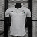 Camisa Egito Away II 2025/26 Puma Jogador Masculina branca, com detalhes em vermelho e preto, tecido leve e respirável Puma DryCell, ideal para treinos, aquecimentos e torcedores que desejam o estilo de jogador”Camisa Egito Away II 2025/26
Camisa Egito Puma Jogador
Camisa seleção Egito masculina
Camisa Egito branca jogador
Camisa Faraós Away 2025/26
Camisa Egito aquecimento Puma
Camisa Egito treino jogador
Uniforme Egito Away 2025