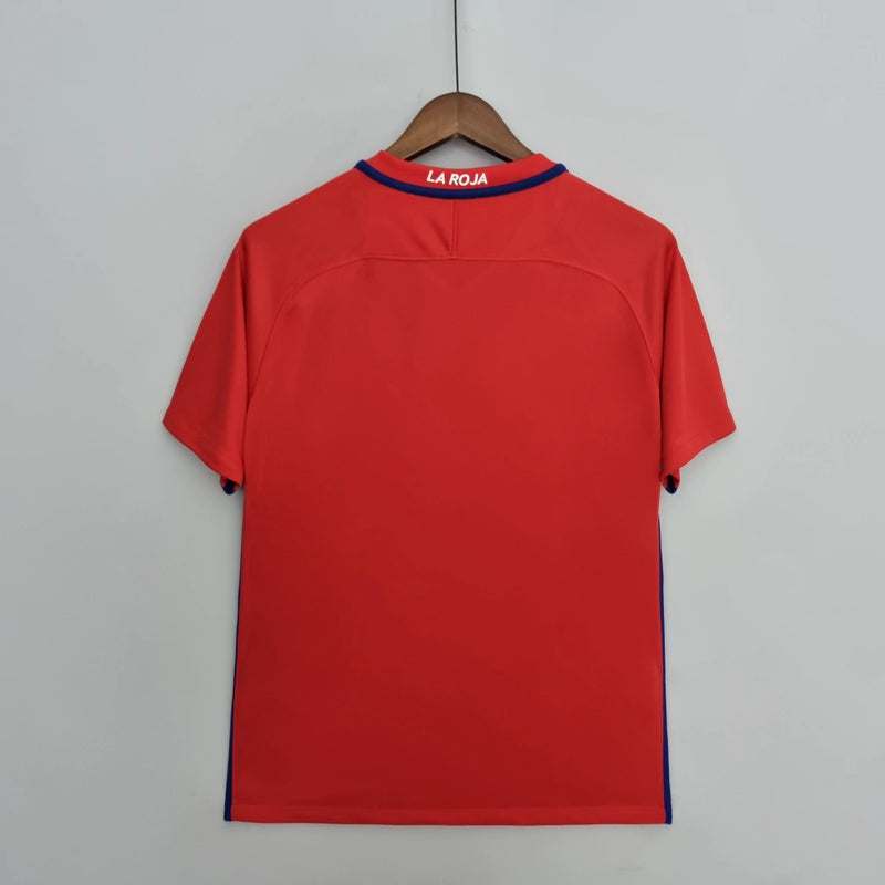 Camisa Chile Home I 2016/17 Nike retrô masculina vermelha com detalhes azuis e brancos, gola careca e tecido leve respirável para torcedores e colecionadores"