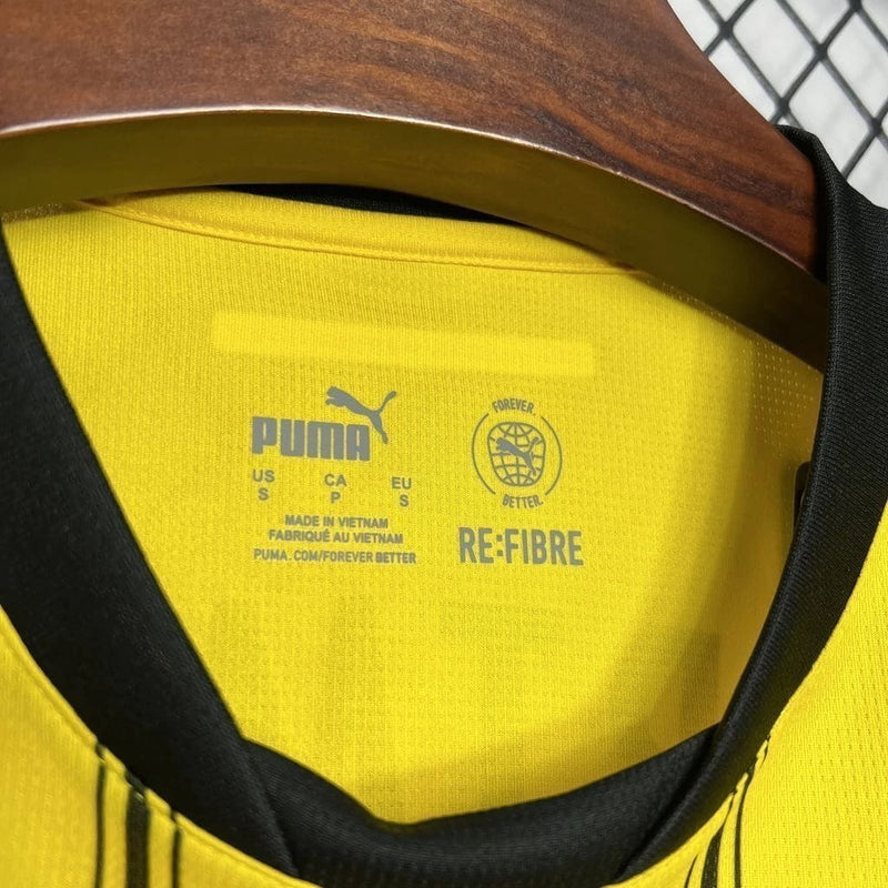 Camisa Borussia Dortmund Home 2024/25 Torcedor Masculina Puma oficial amarela com detalhes em preto e escudo bordado