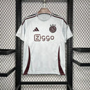 Camisa Ajax Third (3) 2024/25 Adidas Torcedor Masculina original, cor alternativa com escudo bordado e tecnologia AEROREADY – produto oficial licenciado.
