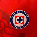 Camisa Cruz Azul Third III 2024/25 Pirma Torcedor Masculina Vermelha, uniforme vibrante, futebol mexicano, escudo do Cruz Azul, conforto e estilo para torcedores"