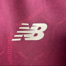 Camisa oficial de treino do São Paulo FC 2025/2026 New Balance, versão masculina, em tecido tecnológico NB Dry