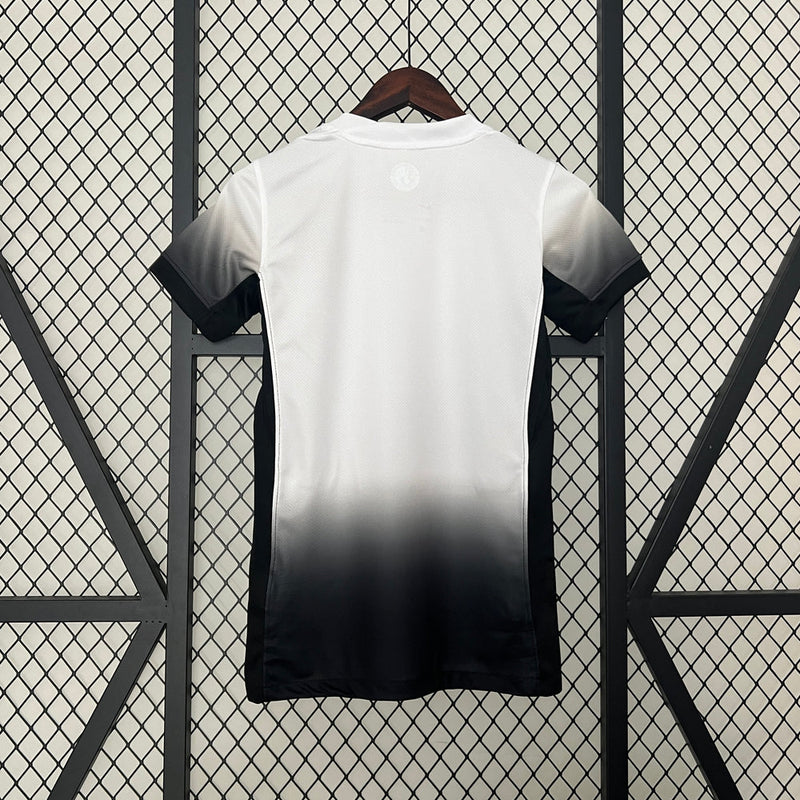Camisa Corinthians Home 2024/25 Feminina Nike para torcedora, preta com detalhes em branco, modelo oficial do clube, ideal para fãs mulheres do Corinthians"