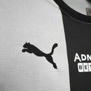 Camisa Parma Home I 2024/25 Puma Torcedor Masculina Branca com cruz azul, escudo bordado e design clássico do clube italiano.”