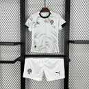 Kit Infantil Portugal Away (2) 2025 Puma – Camisa e shorts vermelho e verde para crianças, uniforme completo da seleção portuguesa