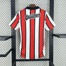 Camisa River Plate Away II 1999/00 Adidas Retrô Masculina na cor branca e vermelha, modelo clássico dos anos 90, peça histórica e colecionável para torcedores e apaixonados pelo futebol argentino.