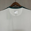 Camisa Bolívia Away II 2023/24 Torcedor Masculina branca, com detalhes verde, vermelho e amarelo inspirados na bandeira, tecido leve e confortável para torcedores da La Verde
Camisa Bolívia Away II 2023/24
Camisa Bolívia branca 2023 masculina
Camisa Bolívia torcedor branca
Camisa seleção Bolívia 2023 Away
Camisa Bolívia uniforme branco
Camisa Bolívia Away masculina
Camisa Bolívia nova coleção 2023
Camisa Bolívia futebol 2023/24
Camisa Bolívia masculina branca
Camisa Bo