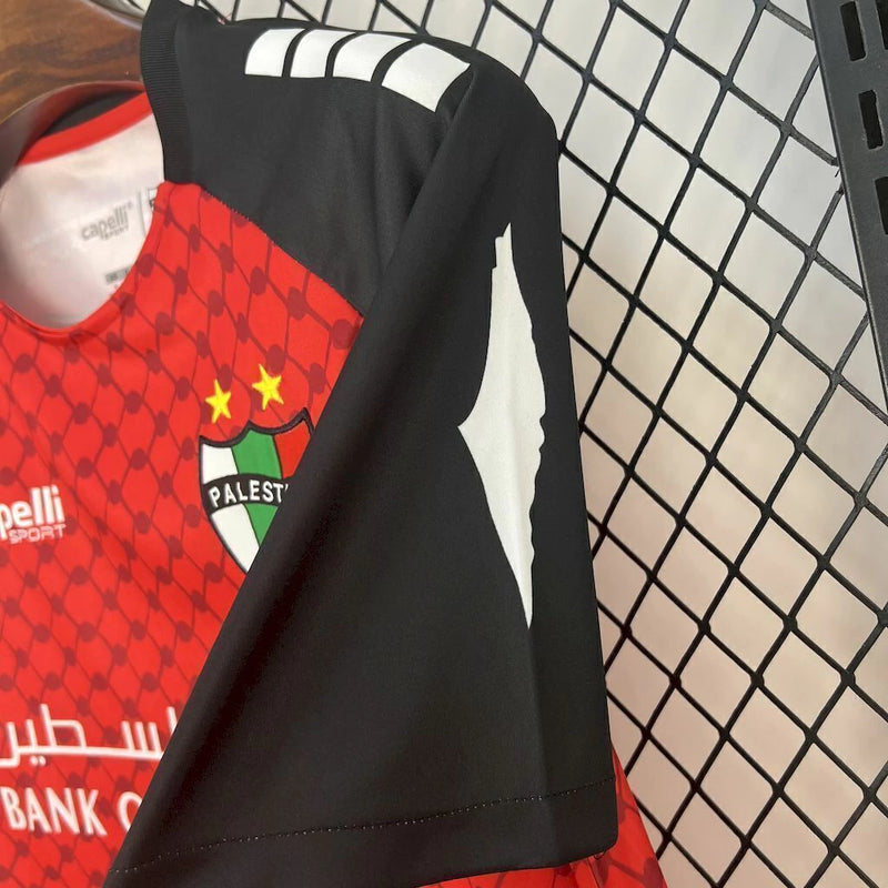 Camisa Palestino Third III 2025/26 Torcedor Masculina Vermelha, uniforme oficial do clube chileno, design moderno e vibrante, tecido respirável, escudo bordado, conforto e estilo para torcedores e colecionadores"