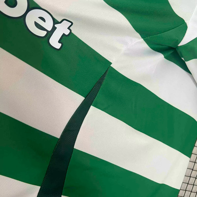 Camisa Celtic Home 2024/25 Masculina para Torcedor, modelo oficial do time escocês, verde e branca listrada, perfeita para fãs do Celtic Football Club."
