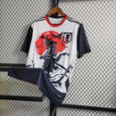 Camisa Japão Concept Samurai 2022/23 Adidas Torcedor Masculina branca, design inspirado nos guerreiros samurais, uniforme conceitual da seleção japonesa de futebol com tecnologia AEROREADY, peça cultural e esportiva para colecionadores.