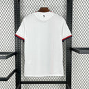 Camisa San Lorenzo Away II 2025/26 Torcedor Masculina branca com detalhes em azul e vermelho, escudo estampado do clube argentino e design moderno para torcedores."
