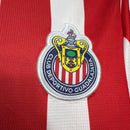Camisa Chivas Guadalajara Home I 2024/25 Puma Torcedor Masculina Vermelha e Branca, listrada, escudo bordado, uniforme mexicano, futebol"