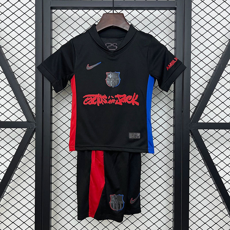 Camisa infantil Barcelona Travis Scott II Nike 24/25 preto camisa e shorts para meninos