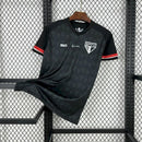 Camisa São Paulo Leônidas da Silva 2024/25 Preta modelo torcedor masculino com escudo bordado e design retrô.