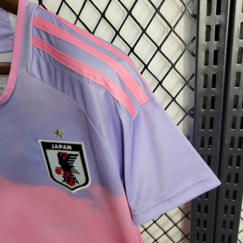Camisa Japão Away II 2023/24 Adidas Torcedora Feminina Rosa – uniforme alternativo da seleção japonesa em tecido leve com tecnologia AEROREADY, disponível do tamanho PP ao GG, ideal para torcedoras, treinos e coleção.