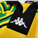 Camisa Jamaica Home I 1998/99 Kappa Retrô Masculina amarela – uniforme clássico da seleção jamaicana, modelo histórico da Copa do Mundo 1998 com detalhes verdes e pretos."