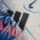 Camisa Japão Concept Dragon Ball Z 2022/23 Adidas Torcedor Masculina branca, uniforme inspirado no anime Dragon Ball Z com design exclusivo, escudo da seleção japonesa e tecnologia AEROREADY para conforto e performance