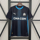 Camisa Olympique Marseille Away II 2025/26 Puma Torcedor Masculina Azul, com tecnologia dryCELL, escudo do OM aplicado e design moderno inspirado no Mediterrâneo.”