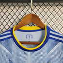 Camisa Boca Juniors Third (3) 2023/24 Adidas Torcedor Masculina azul com detalhes amarelos, escudo bordado e logo Adidas estampado.