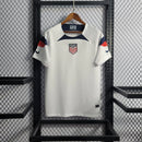 "Camisa Estados Unidos Home I 2022/23 Nike Torcedor Masculina branca, uniforme principal USA soccer, escudo da seleção bordado, tecido leve e respirável, corte masculino."
camisa Estados Unidos 2022/23 branca
camisa USA soccer Home masculina
camisa seleção EUA torcedor
uniforme principal Estados Unidos Nike